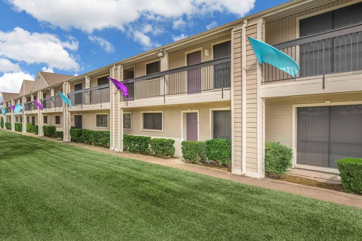 Townhouse for rent at Queens Lane, 2525 Allen Genoa, Pasadena, TX 77502