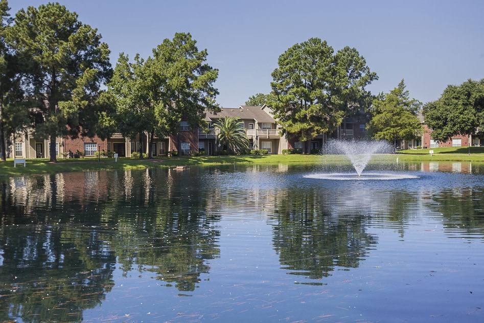 Townhouse for rent at Lakeview, 16755 Ella Blvd, Houston, TX 77090