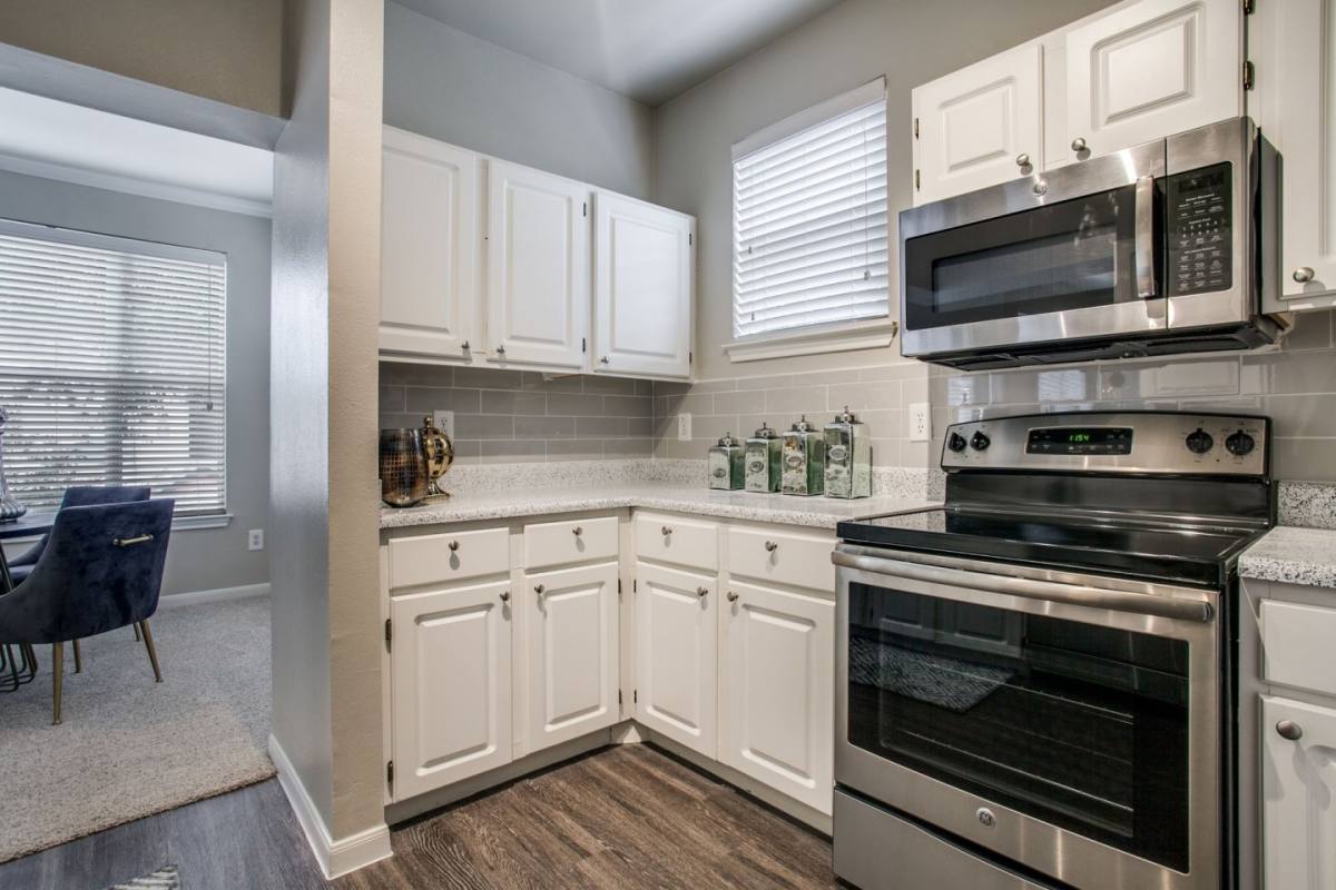 Apartment for rent at Arboretum Estates, 411 Buckingham Rd, Richardson, TX 75081
