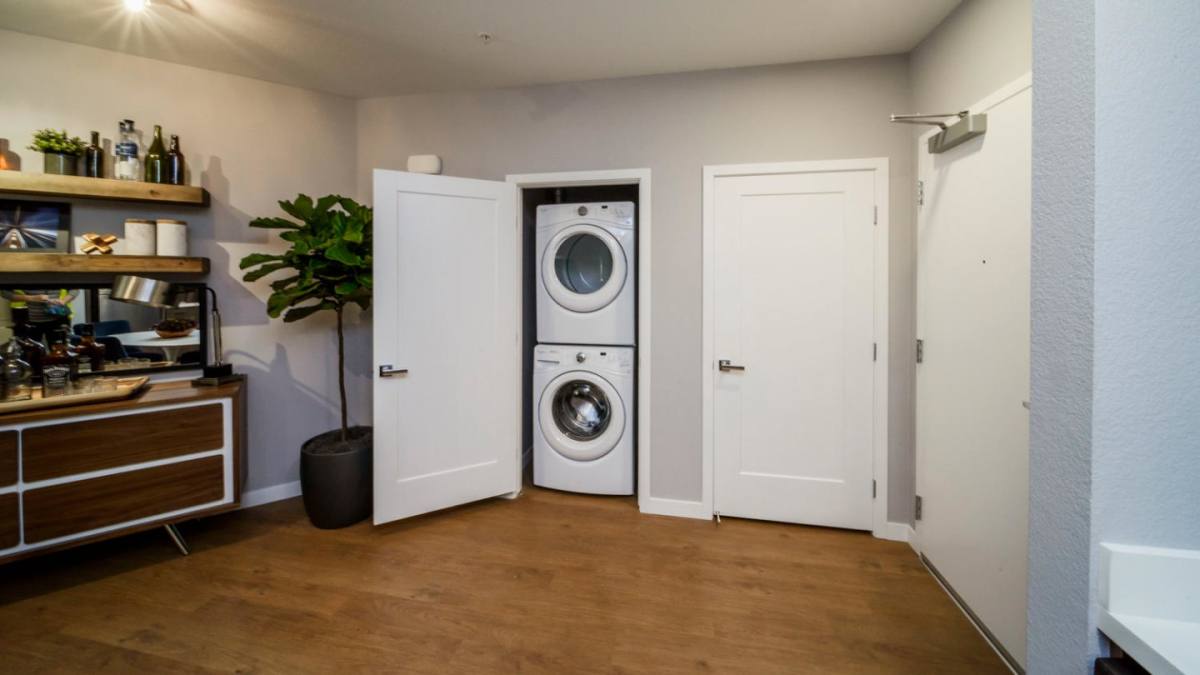 Apartment for rent at 6teneast, 610 E Weddell Dr, Sunnyvale, CA 94089