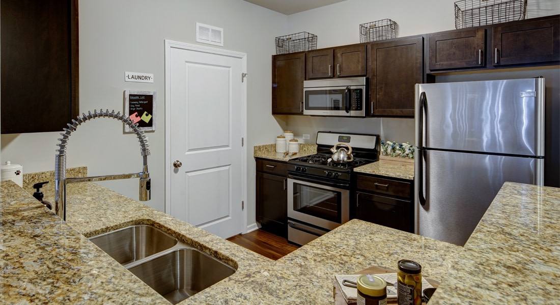 Apartment for rent at Algonquin Square, 2400 Millbrook Dr, Algonquin, IL 60102