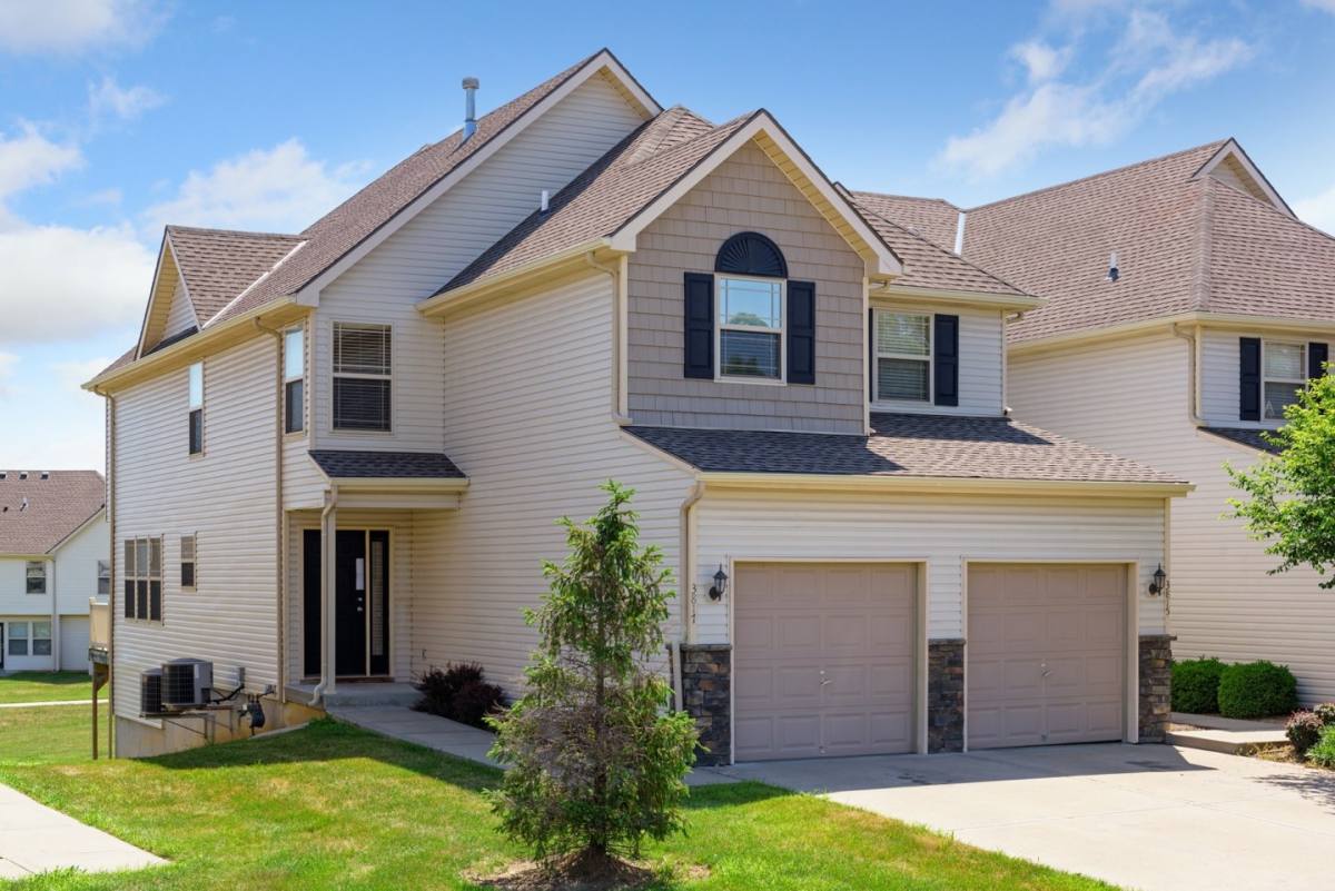 Townhouse for rent at Bennington Park Townhomes, 6601 NE 39th St, Kansas City, MO 64117