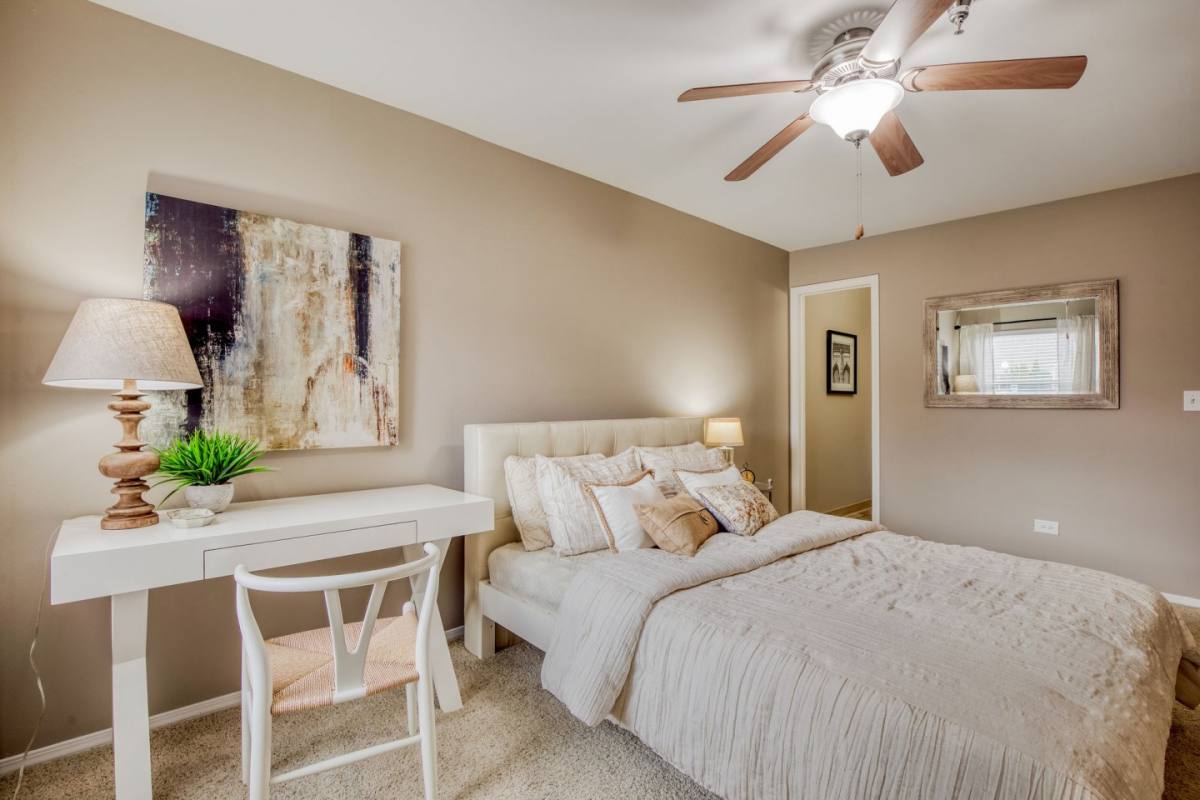 Townhouse for rent at Hawthorn at Oakhurst, 245 N Oakhurst Dr, Aurora, IL 60504