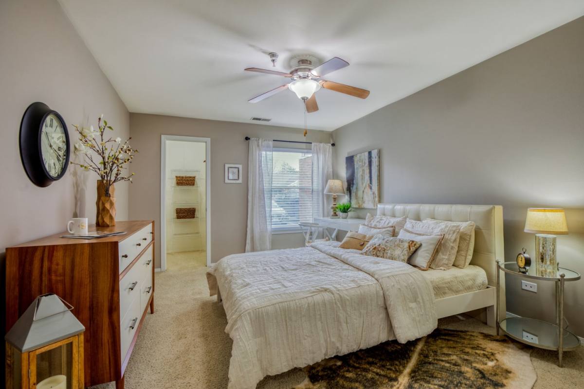 Townhouse for rent at Hawthorn at Oakhurst, 245 N Oakhurst Dr, Aurora, IL 60504