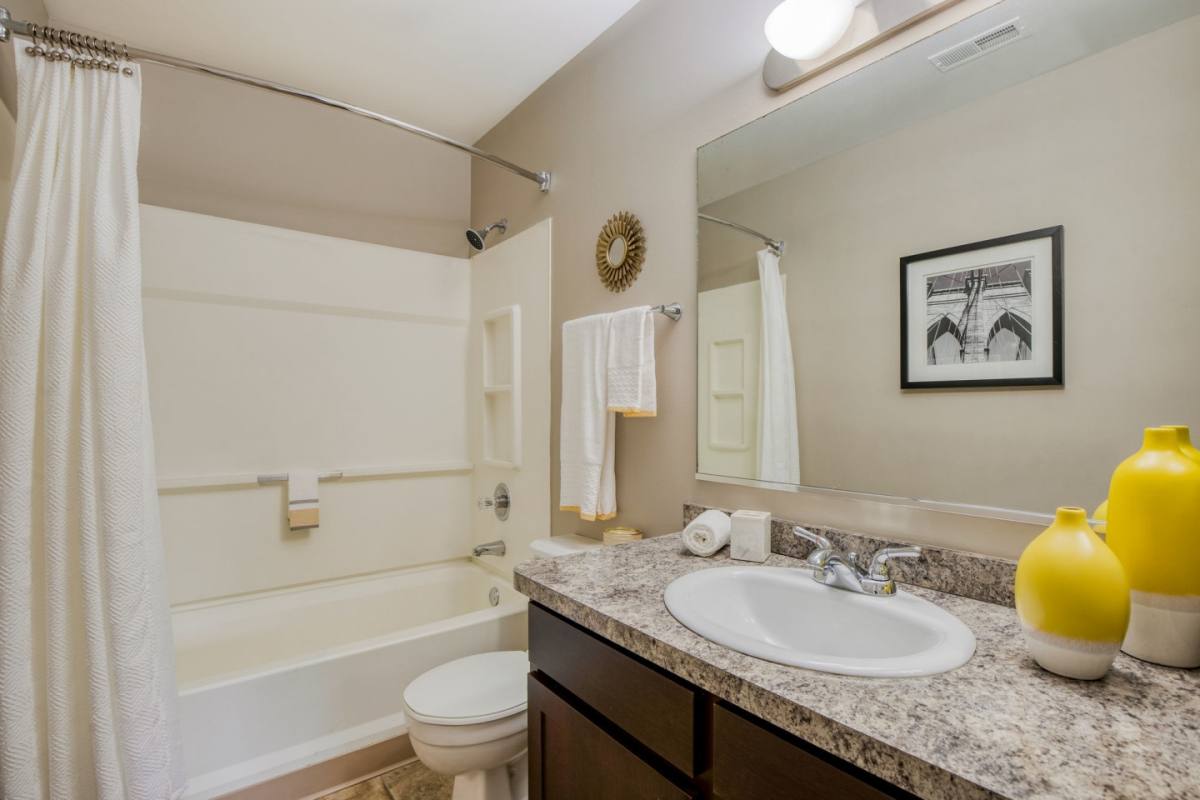 Townhouse for rent at Hawthorn at Oakhurst, 245 N Oakhurst Dr, Aurora, IL 60504