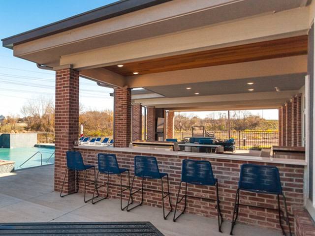 Apartment for rent at Summit Square, 789 NW Donovan Rd, Lees Summit, MO 64086