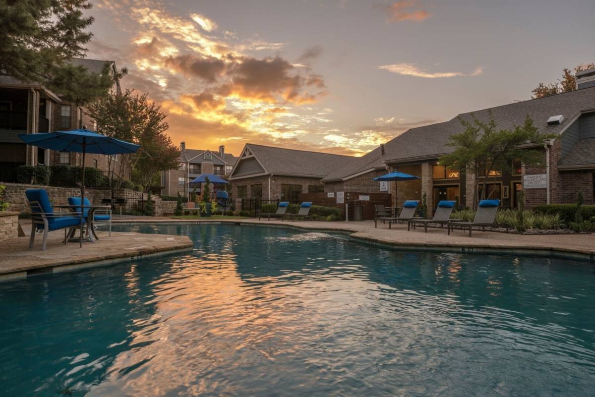 Apartment for rent at Overlook at Bear Creek, 800 E Ash Lane, Euless, TX 76039