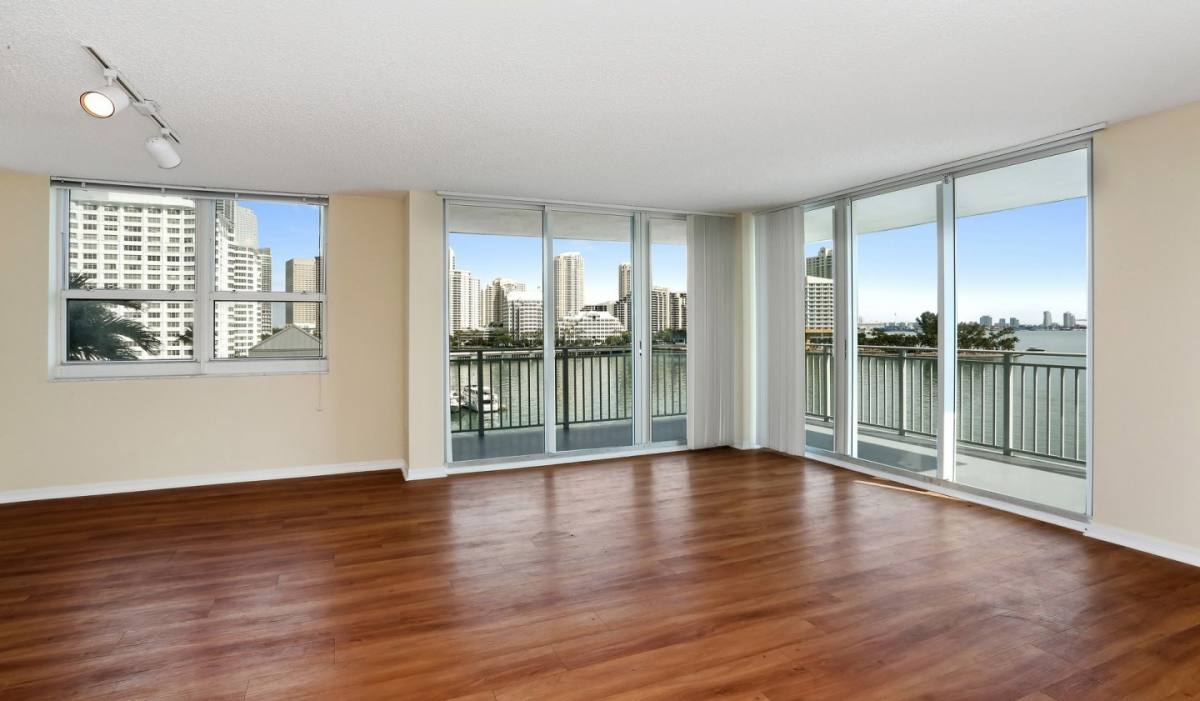 Apartment for rent at Yacht Club at Brickell, 1111 Brickell Bay Dr, Miami, FL 33131