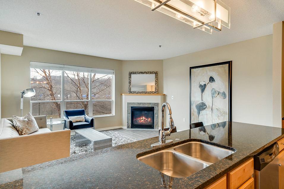 Apartment for rent at Riverview at Upper Landing, 400 Spring St, Saint Paul, MN 55102