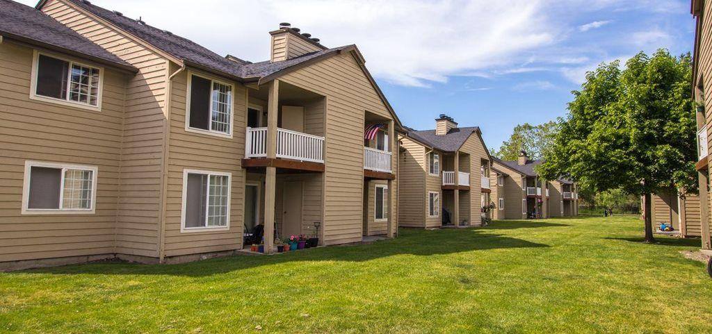 Apartment for rent at Cobble Court, 345 Pacific Ave N, Pacific, WA 98047