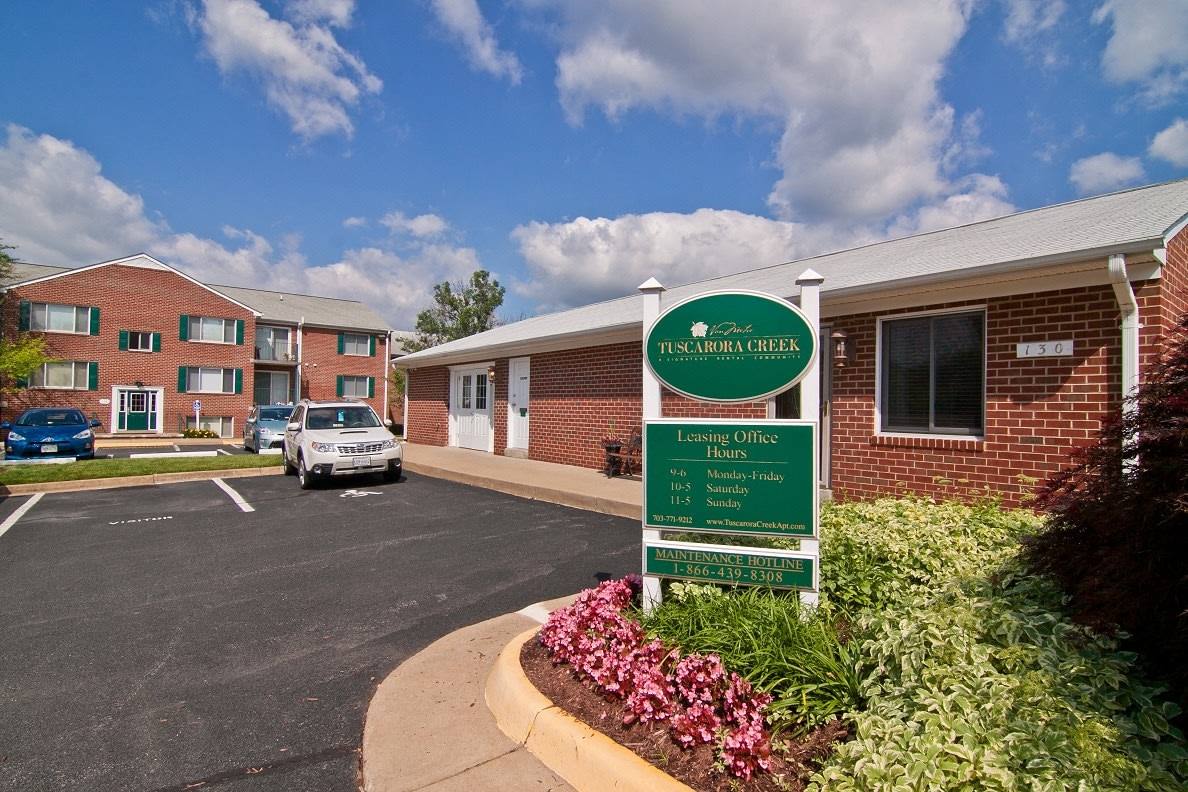 Apartment for rent at Tuscarora Creek, 130 Clubhouse Dr SW, Leesburg, VA 20175