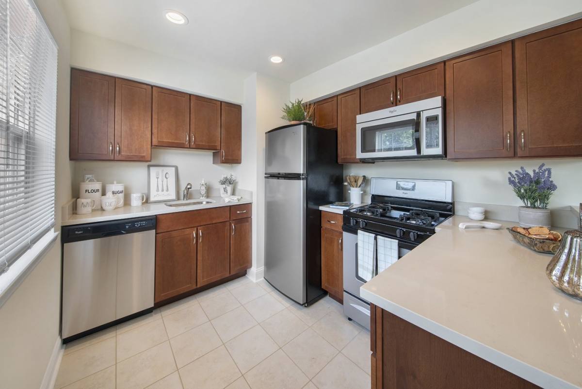 Apartment for rent at Chatham Hill, 25 Hickory Place, Chatham, NJ 07928