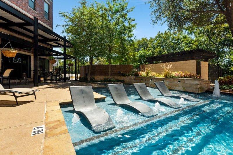 Apartment for rent at Trinity Bluff & District Urban, 701 E Bluff St, Fort Worth, TX 76102