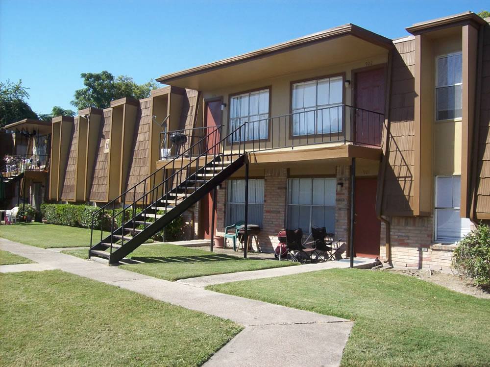 Townhouse for rent at Cedar Bluff, 5930 Red Bluff Rd, Pasadena, TX 77505