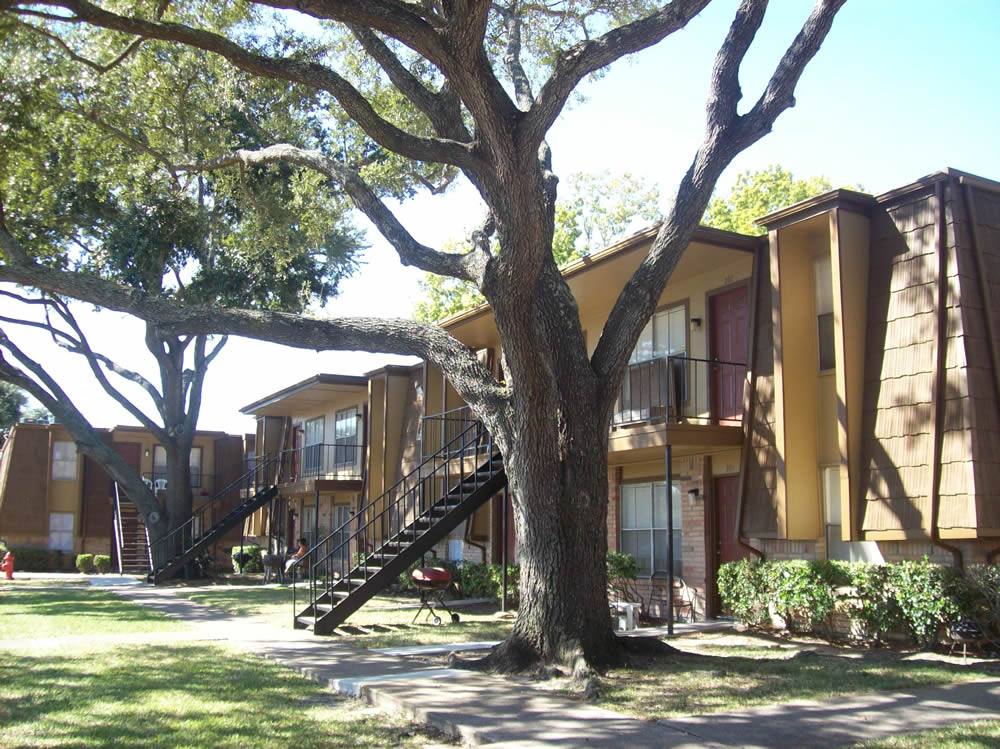 Townhouse for rent at Cedar Bluff, 5930 Red Bluff Rd, Pasadena, TX 77505