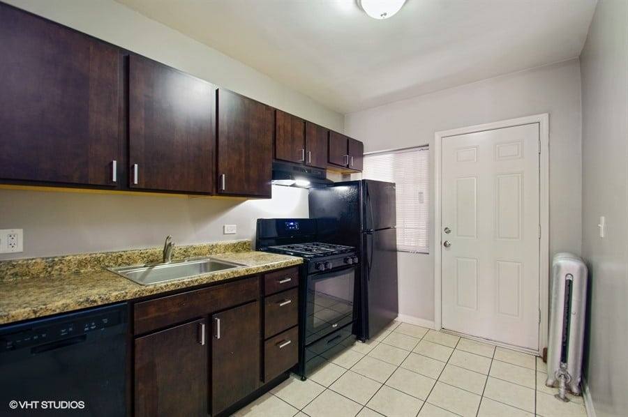Apartment for rent at 1338 W Argyle, 1354 W Argyle St, Chicago, IL 60640
