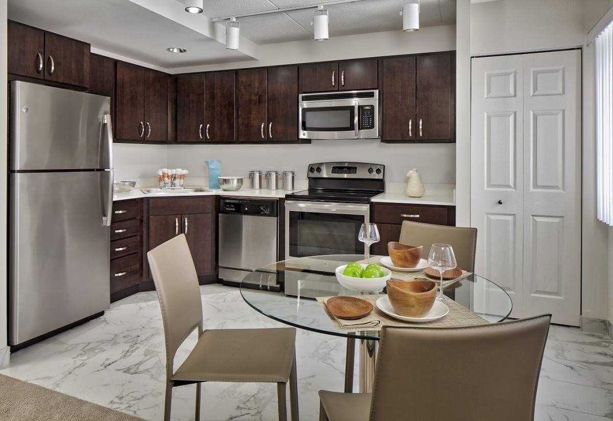 Apartment for rent at The Glen View, 2600 Golf Rd, Glenview, IL 60025