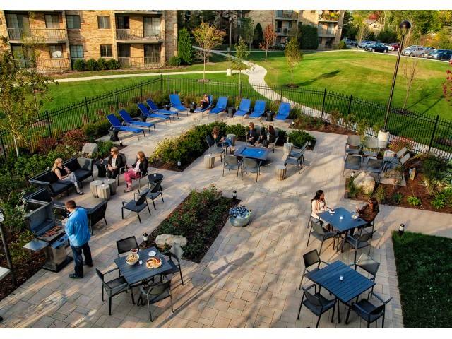 Apartment for rent at The Glen View, 2600 Golf Rd, Glenview, IL 60025