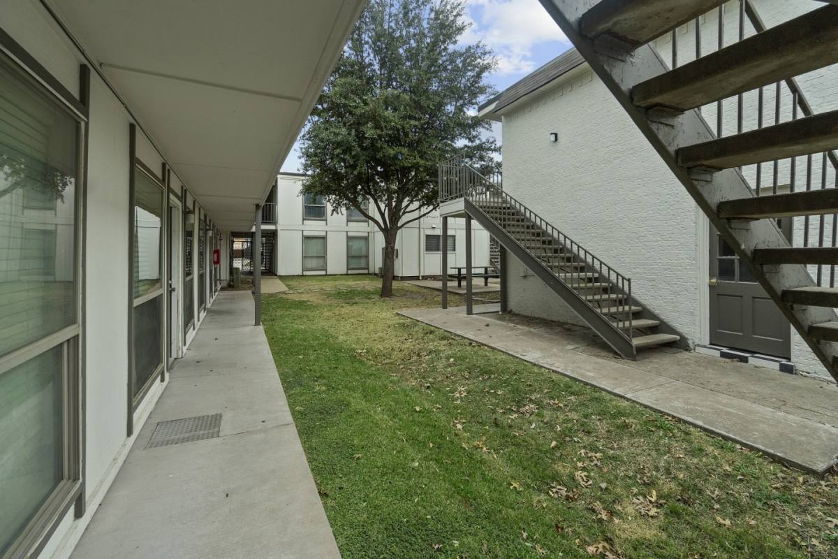 Apartment for rent at Sonoma, 2001 N Fitzhugh Ave, Dallas, TX 75204