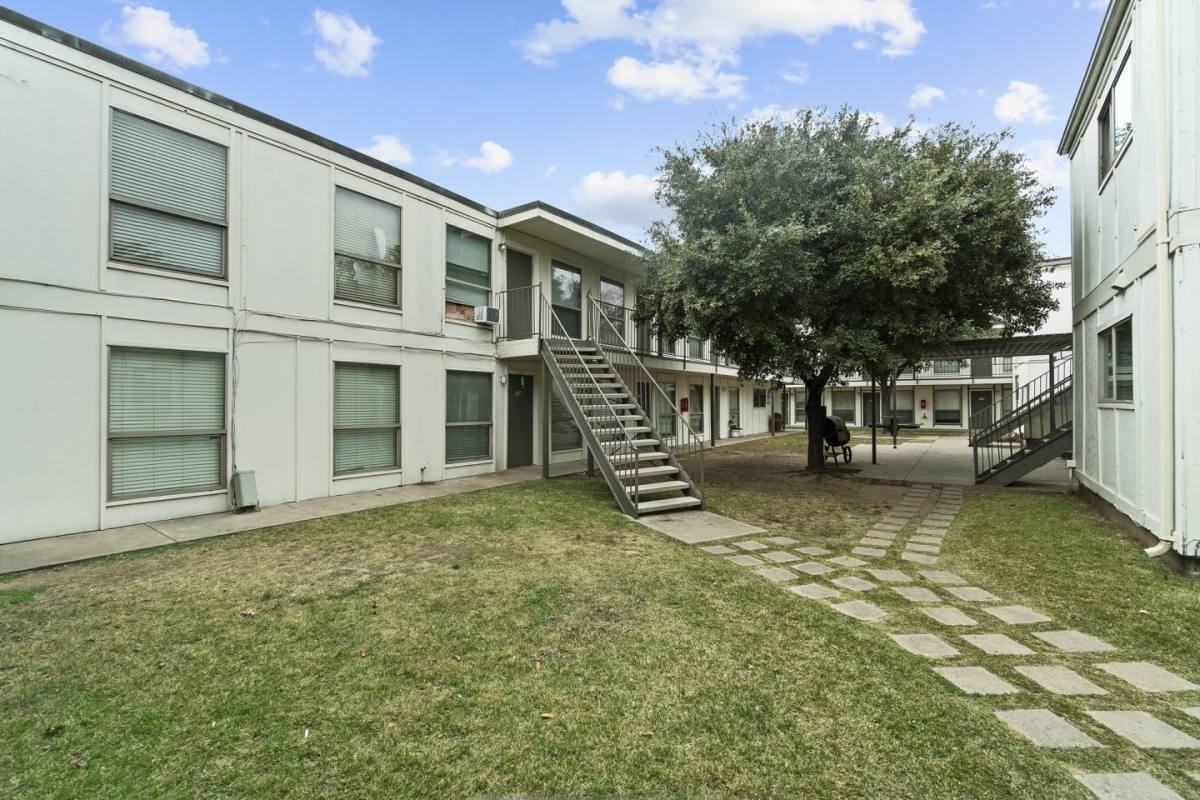 Apartment for rent at Sonoma, 2001 N Fitzhugh Ave, Dallas, TX 75204