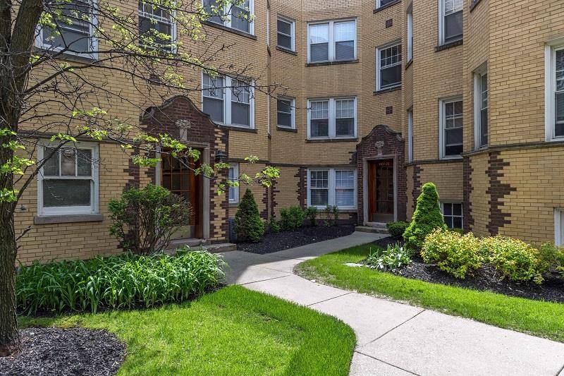 Apartment for rent at Rockwell Manor, 2600 W Montrose Ave, Chicago, IL 60625