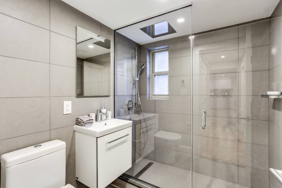 Apartment for rent at Whispering Oaks, 1310 N Oak St, Arlington, VA 22209