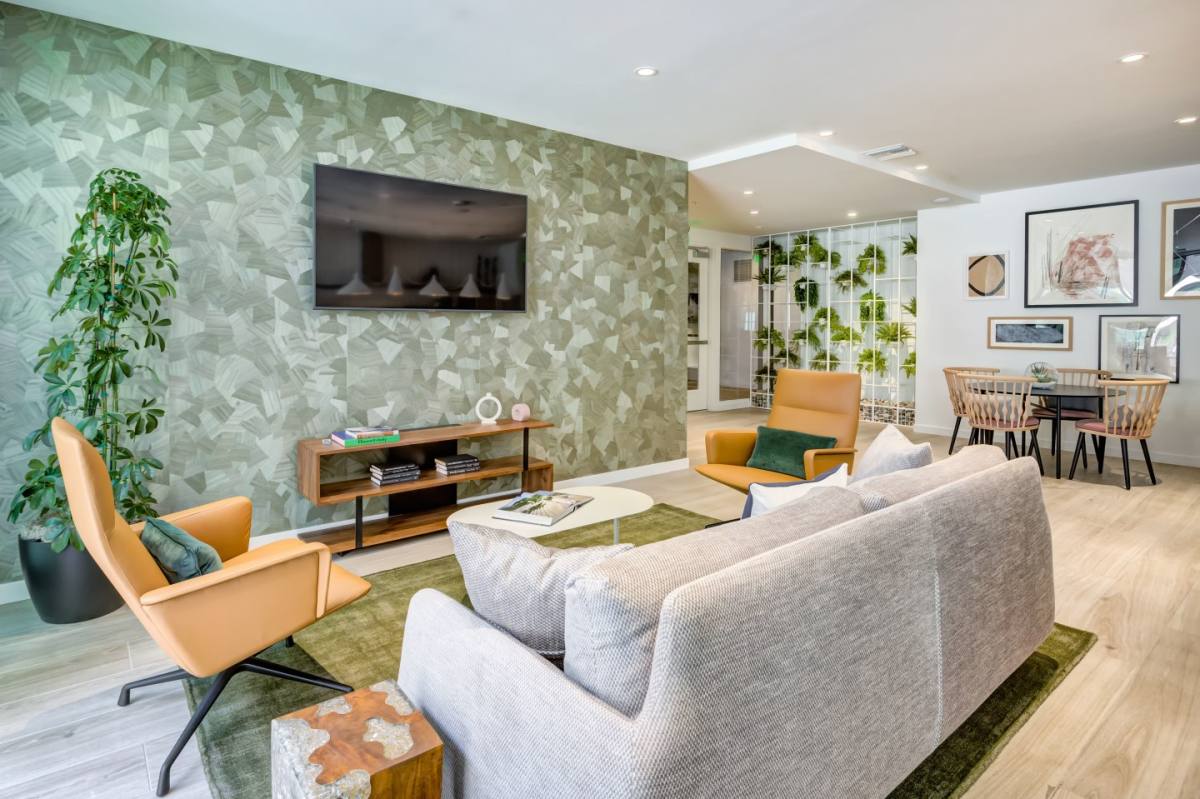 Apartment for rent at Vert, 6606 N Variel Ave, Canoga Park, CA 91303