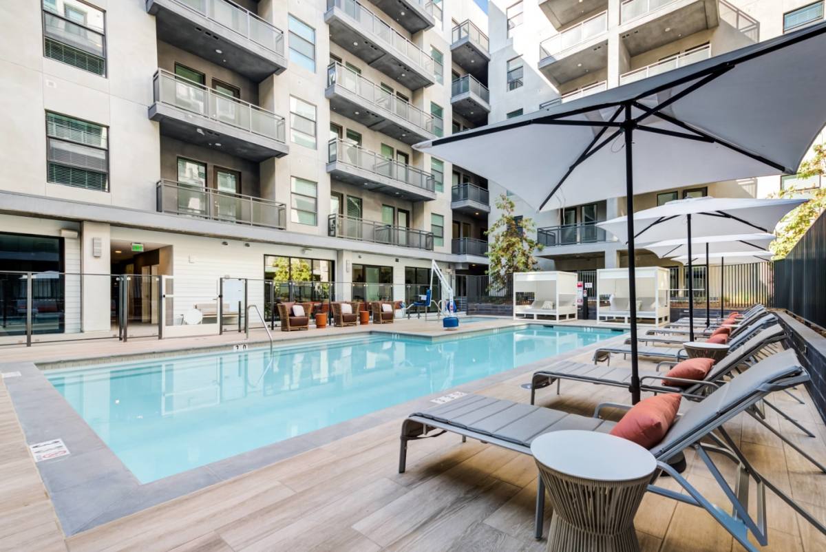 Apartment for rent at Vert, 6606 N Variel Ave, Canoga Park, CA 91303