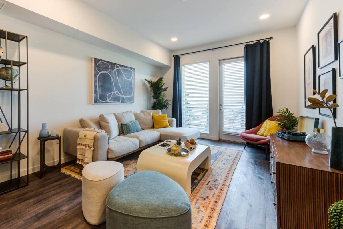 Apartment for rent at Vert, 6606 N Variel Ave, Canoga Park, CA 91303