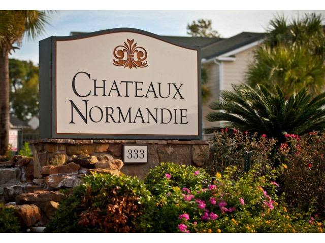 Apartment for rent at Chateaux Normandie, 333 Normandy St, Houston, TX 77015