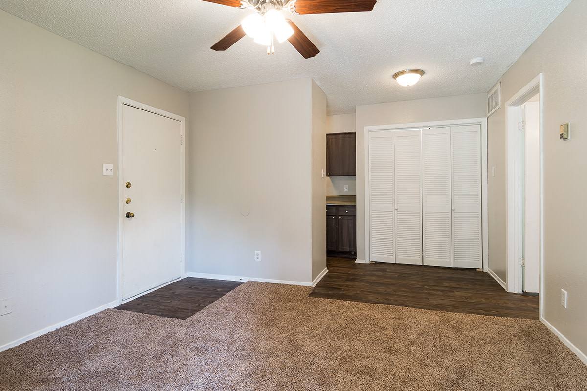 Townhouse for rent at Townhouse, 1001 Biloxi Dr, Ennis, TX 75119