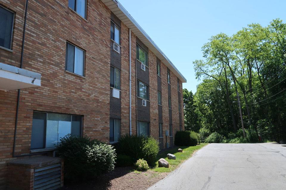 Apartment for rent at River Oaks, 1215 24th St Place, Moline, IL 61265