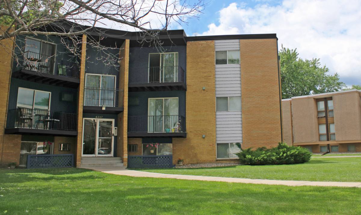 Apartment for rent at Royal Terrace, 8217 W 30 1 2 St, Minneapolis, MN 55426