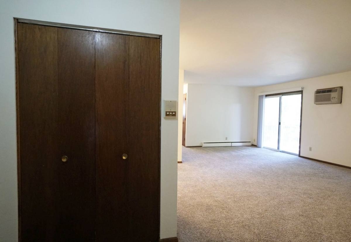 Apartment for rent at Royal Terrace, 8217 W 30 1 2 St, Minneapolis, MN 55426