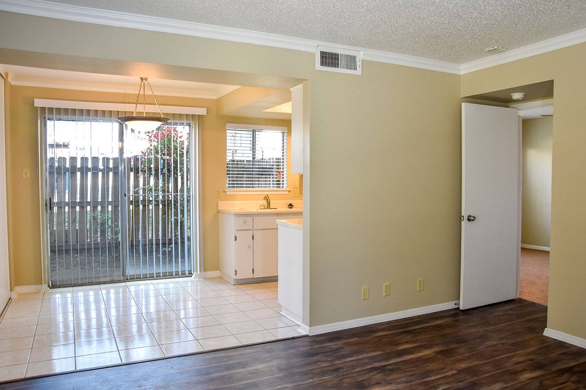Apartment for rent at Woodway, 8100 Pinebrook Dr, San Antonio, TX 78230