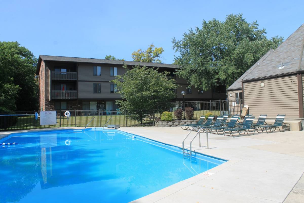 Apartment for rent at American Colony, 3215 W Colony Dr, Milwaukee, WI 53221