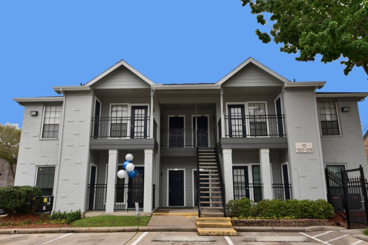 Apartment for rent at Green Tree Place, 4211 Clay Hill Dr, Houston, TX 77084
