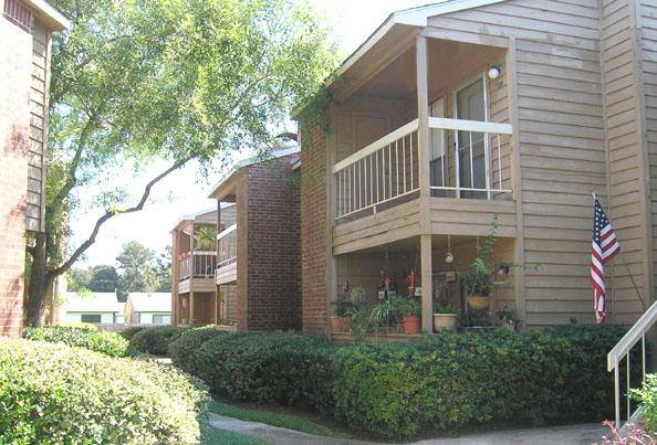 Apartment for rent at Hickory Hill, 1000 Hicks St, Tomball, TX 77375