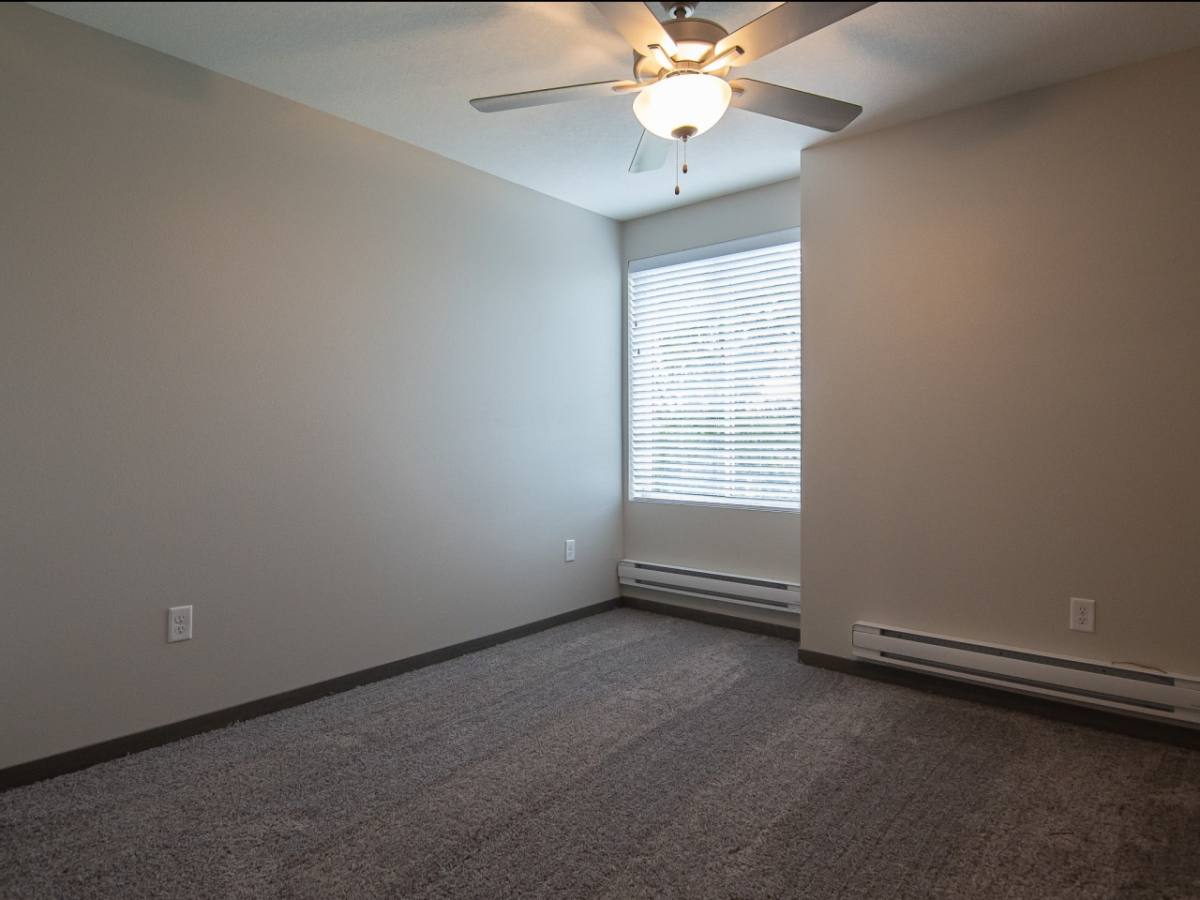 Apartment for rent at Ashford Ridge, 3650 Patricia Dr, Urbandale, IA 50322