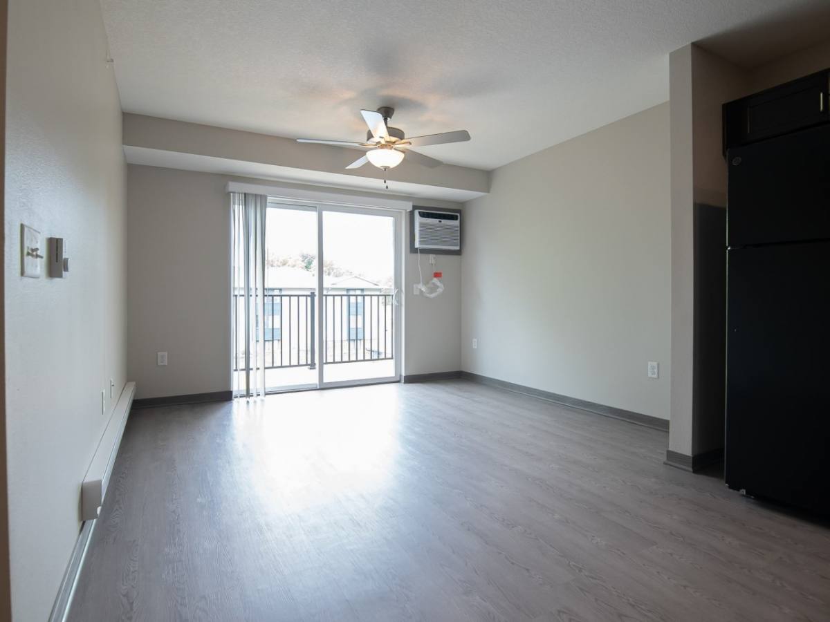 Apartment for rent at Ashford Ridge, 3650 Patricia Dr, Urbandale, IA 50322