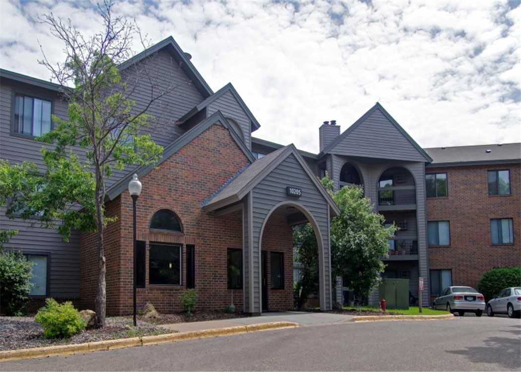 Apartment for rent at The Woodlands of Minnetonka, 10275 Greenbrier Rd, Hopkins, MN 55305