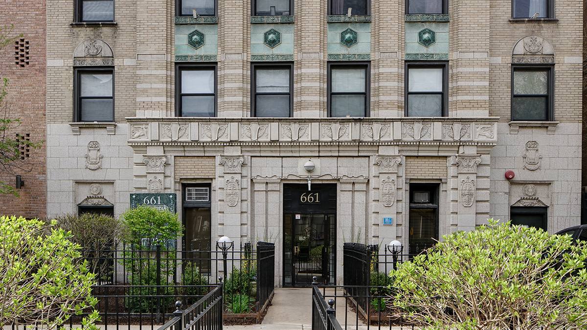 Apartment for rent at The Annabelle, 661 W Sheridan Rd, Chicago, IL 60613