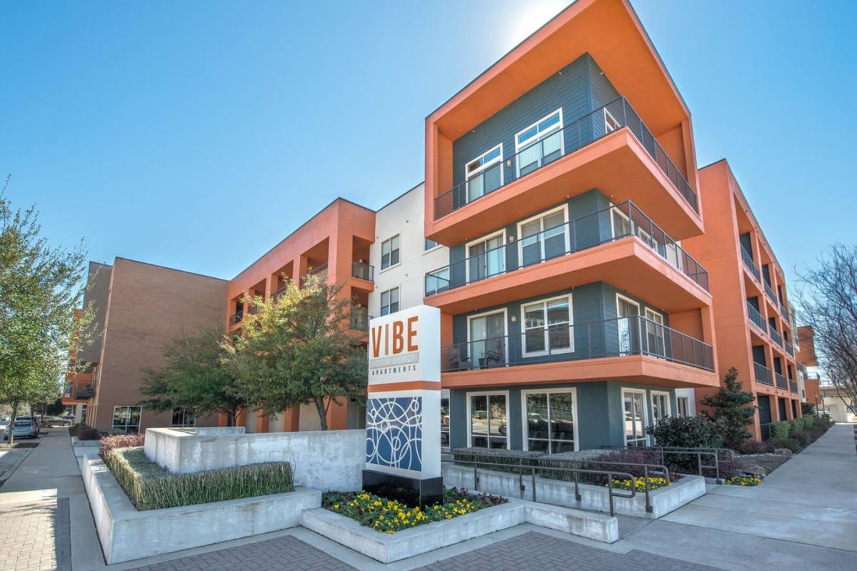 Apartment for rent at Vibe Medical District, 2140 Medical District Dr, Dallas, TX 75235