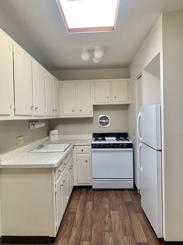 Apartment for rent at Lake Park, 2526 N Farwell Ave, Milwaukee, WI 53211