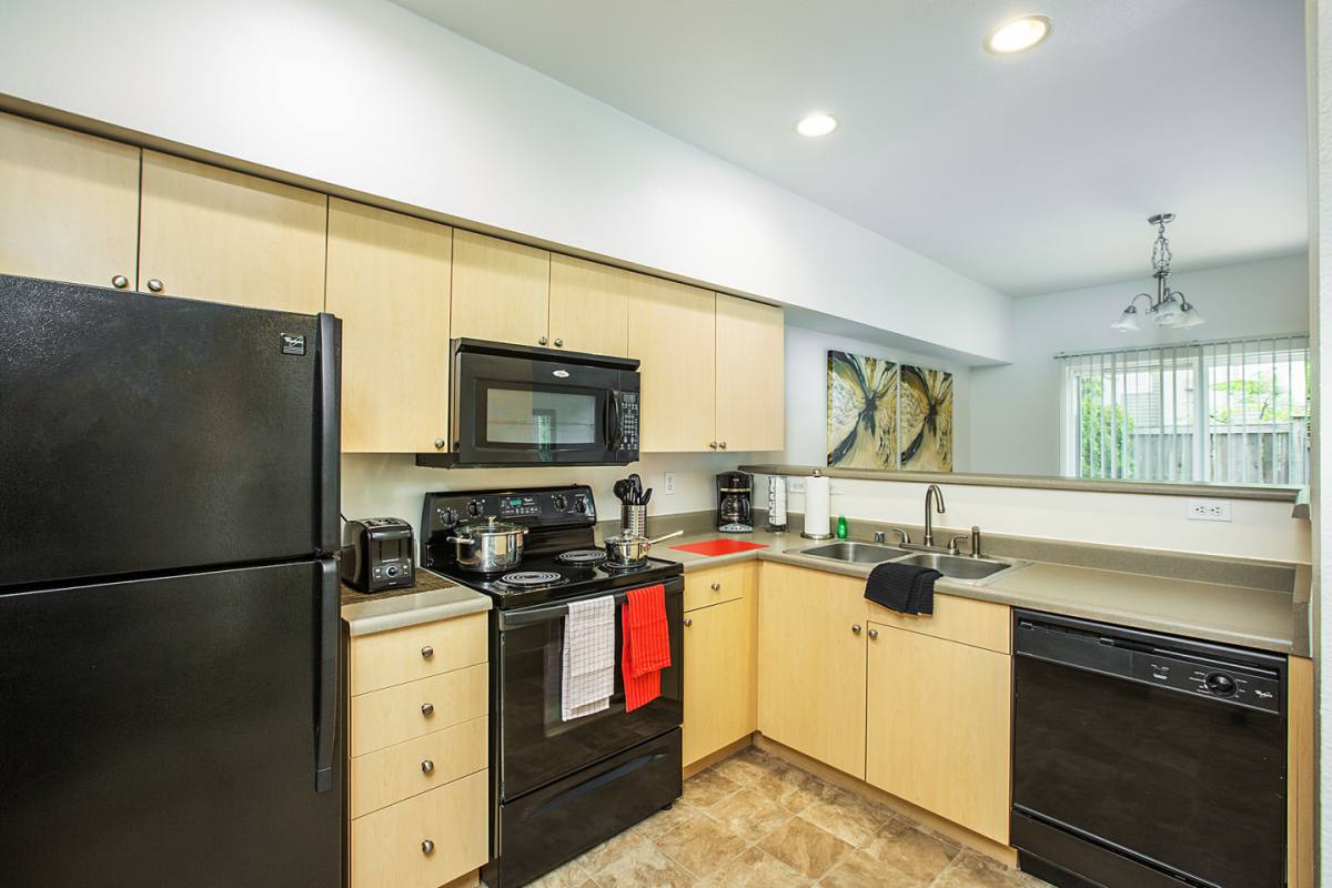 Townhouse for rent at Borgata & Townhomes, 400 S 50th St, Renton, WA 98055
