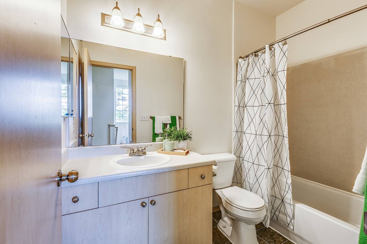 Townhouse for rent at Borgata & Townhomes, 400 S 50th St, Renton, WA 98055