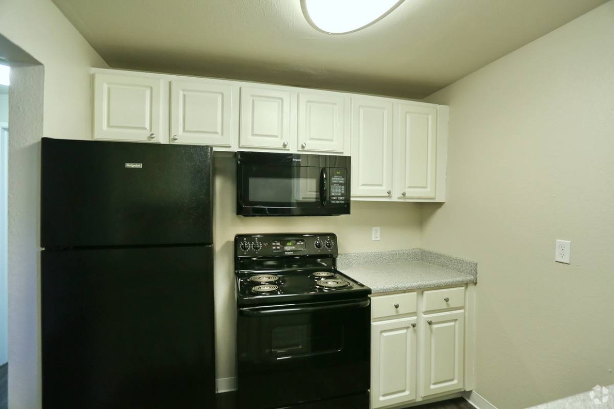 Apartment for rent at Centrepointe Greens, 8600 18th Ave W, Everett, WA 98204