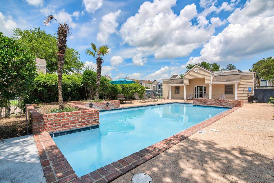 Apartment for rent at Cobblestone at Essen, 5431 Essen Lane, Baton Rouge, LA 70809