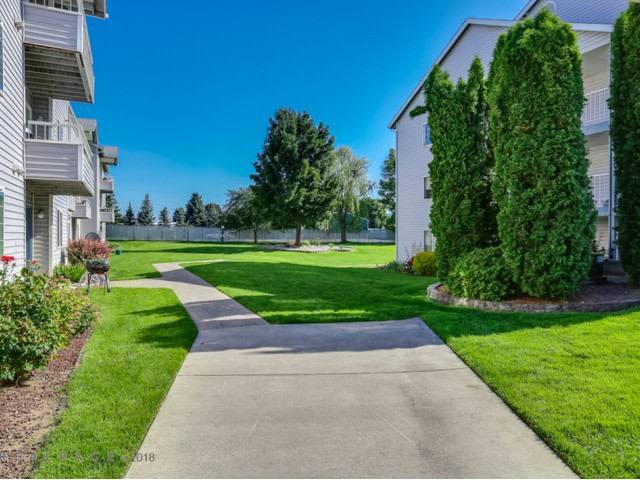 Apartment for rent at Willowbrook, 12202 E Maxwell Ave, Spokane, WA 99206