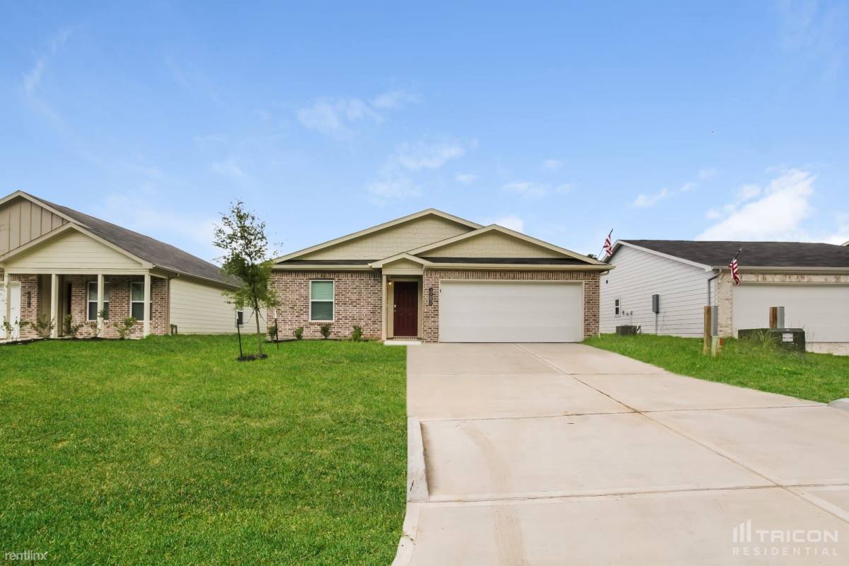 15692 Del Norte Dr, Conroe, TX 77306